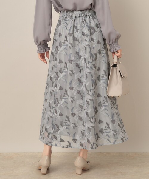 couture brooch（クチュールブローチ）の「【花柄・きれいめ・通勤】リンドウエンブロメッシュスカート（スカート・レディース・ブルー系8/グレー系3・42/40/38/36）」の9枚目の写真