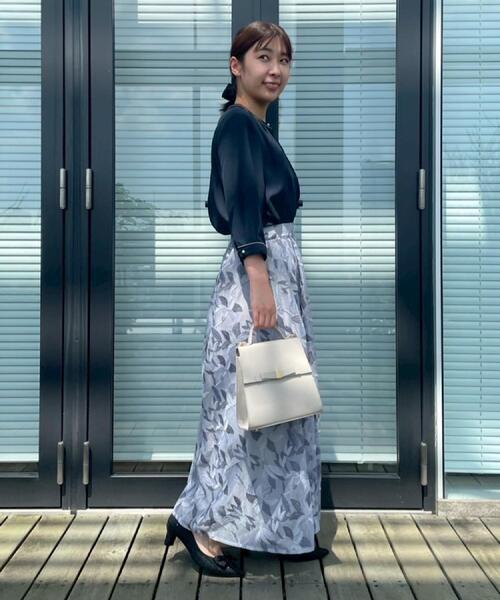 couture brooch（クチュールブローチ）の「【花柄・きれいめ・通勤】リンドウエンブロメッシュスカート（スカート・レディース・ブルー系8/グレー系3・42/40/38/36）」の11枚目の写真