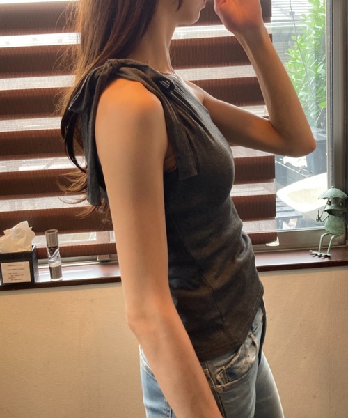 今期新作　room306 アシンメトリーワンショルダー　トップス room306 CONTEMPORARY / Asymmetry Ruffle One-shoulder Tops