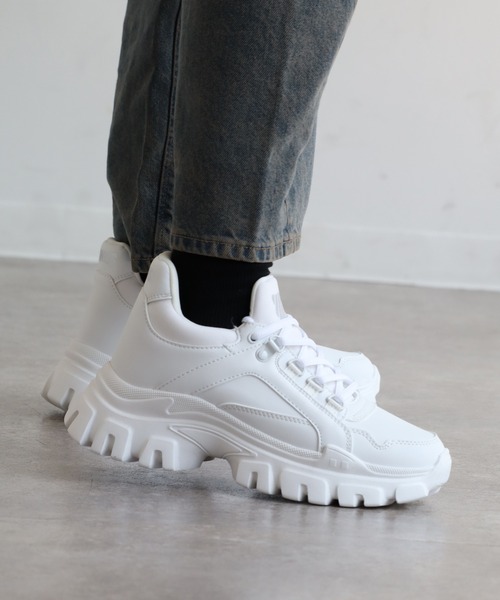 K-SWISS(ケースイス)の「【K-SWISS/ケースイス】レースアップ 厚底スニーカー(スニーカー・レディース・ホワイト/ブラック・24.5cm/23.0cm/24.0cm/23.5cm)」の9枚目の写真