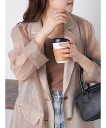 シアー」に該当するテーラードジャケット（ベージュ系