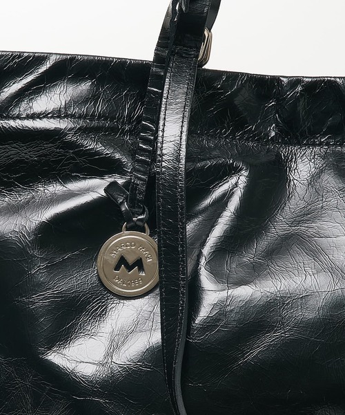 marco masi（マルコマージ）の「【MARCO MASI】２WAYハンドルレザートートバッグ　ブラック（トートバッグ・レディース・ブラック・フリー）」の2枚目の写真