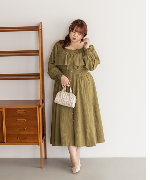 CLETTE(クレット)の「CLETTEオリジナルフロントボタンティアードデザインワンピース(ワンピース・レディース・ネイビー/チャコールグレー/オリーブ・4L/3L/LL)」の6枚目の写真