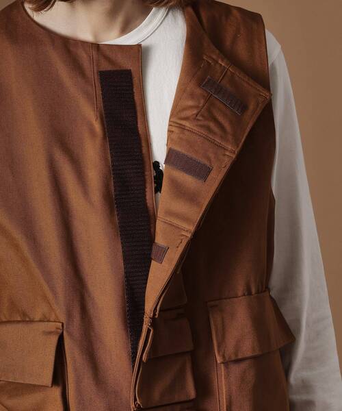 40ｃｔ＆525（フォーティーカラッツアンドゴーニーゴ）の「【Sサイズ～】多ポケットユーティリティべスト（ベスト・メンズ・ブラウン系/ブラック・04/01/02/03）」の22枚目の写真