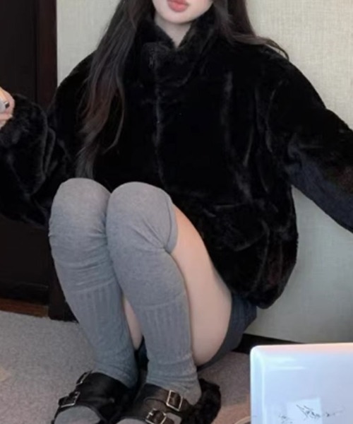 SallyLunn(サリーラン)の「もこもこスタンドカラーブルゾン(ブルゾン・レディース・ベージュ/ホワイト/ブラック・MEDIUM/LARGE)」の5枚目の写真
