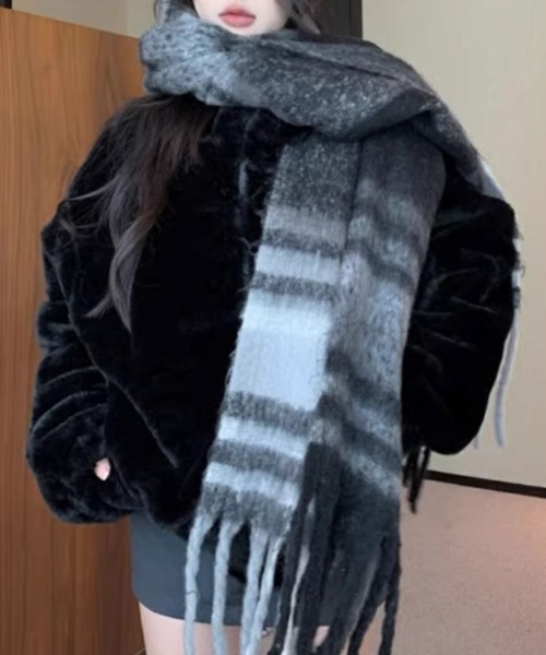 SallyLunn(サリーラン)の「もこもこスタンドカラーブルゾン(ブルゾン・レディース・ベージュ/ホワイト/ブラック・MEDIUM/LARGE)」の6枚目の写真