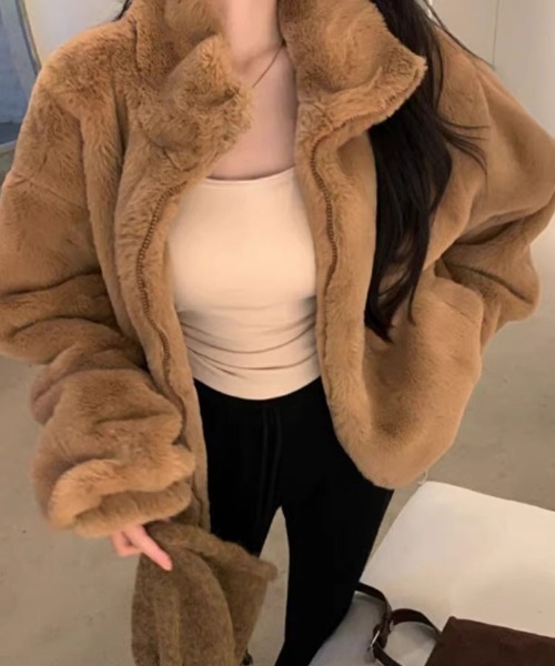 SallyLunn(サリーラン)の「もこもこスタンドカラーブルゾン(ブルゾン・レディース・ベージュ/ホワイト/ブラック・MEDIUM/LARGE)」の9枚目の写真
