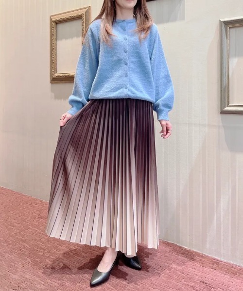 m.f.editorial(エムエフエディトリアル)の「【グラデーション プリーツ】m.f.エディトリアル レディース ロングスカート(スカート・レディース・ダークウッド/グレー系その他2/ブルー系その他・MEDIUM)」の3枚目の写真