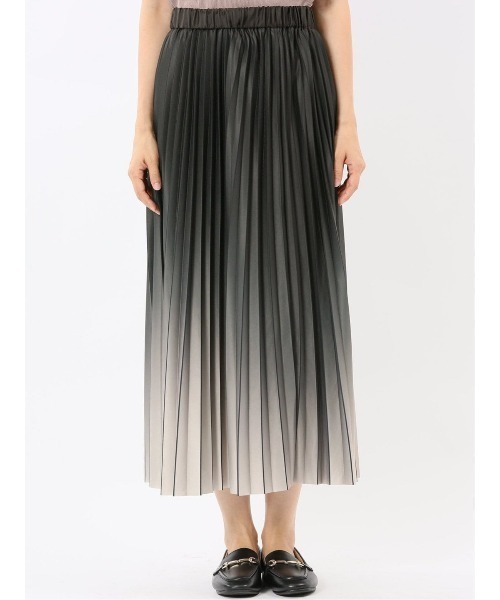 m.f.editorial(エムエフエディトリアル)の「【グラデーション プリーツ】m.f.エディトリアル レディース ロングスカート(スカート・レディース・ダークウッド/グレー系その他2/ブルー系その他・MEDIUM)」の13枚目の写真