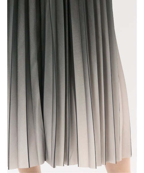 m.f.editorial(エムエフエディトリアル)の「【グラデーション プリーツ】m.f.エディトリアル レディース ロングスカート(スカート・レディース・ダークウッド/グレー系その他2/ブルー系その他・MEDIUM)」の21枚目の写真