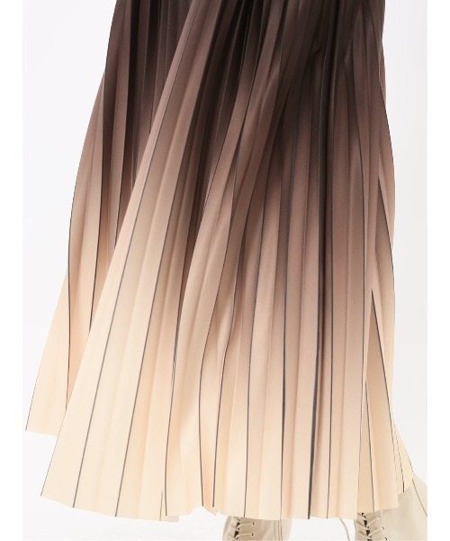 m.f.editorial(エムエフエディトリアル)の「【グラデーション プリーツ】m.f.エディトリアル レディース ロングスカート(スカート・レディース・ダークウッド/グレー系その他2/ブルー系その他・MEDIUM)」の22枚目の写真