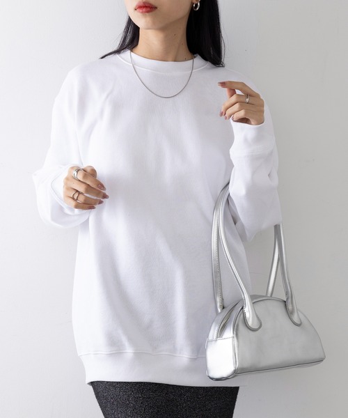 United Athle（ユナイテッドアスレ）の「程よい薄さでこれからの時期に活躍！【United Athle】8.8オンス オーセンティック クルーネック スウェット 薄手 裏パイル 裏毛 ボックスシルエット オーバーサイズ 5399（スウェット・レディース・ダークグリーン/ネイビー/ホワイト/ブラック/インディゴブルー/スミクロ/グレー/ナチュラル/アッシュ/ライトイエロー/バーガンディー/レッド/ゴールド/ブルー/グレイッシュベージュ/チョコ/ライトブルー/ヘザーグレー・S/M/L/XL）」の2枚目の写真