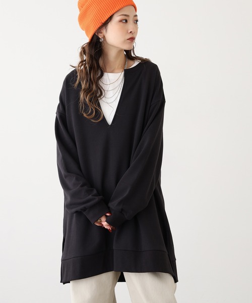 OMNES(オムネス)の「裏毛深Vネックオーバーサイズチュニックアンサンブル(Tシャツ/カットソー・レディース・グレイッシュベージュ/ブラック/ミント/ベージュ・FREE)」の2枚目の写真