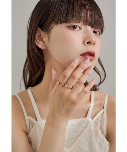 niana(ニアナ)の「リボンパールリング 2点セット 指輪 レディース フリーサイズ ゴールド シルバー 結婚式 二次会 同窓会 成人式 パーティー お呼ばれ オケージョン フォーマル(リング・レディース・ゴールド/シルバー・FREE)」の3枚目の写真