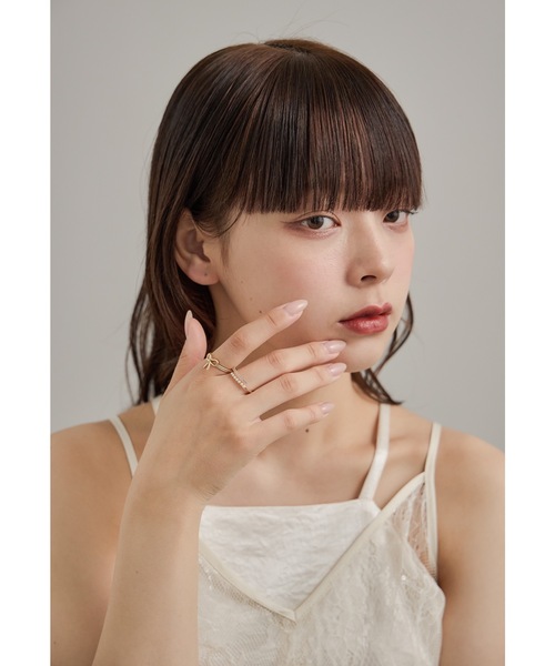 niana(ニアナ)の「リボンパールリング 2点セット 指輪 レディース フリーサイズ ゴールド シルバー 結婚式 二次会 同窓会 成人式 パーティー お呼ばれ オケージョン フォーマル(リング・レディース・ゴールド/シルバー・FREE)」の5枚目の写真