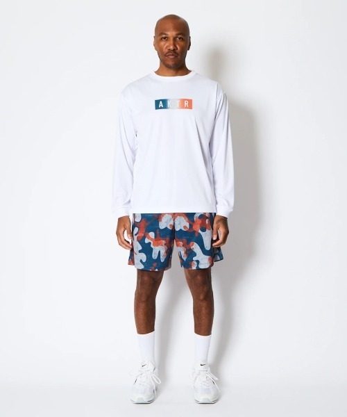 AKTR(アクター)の「AKTR FADE BOX LOGO L/S SPORTS TEE(アクター フェード ボックス ロゴ ロングスリーブ スポーツ Tシャツ)(Tシャツ/カットソー・メンズ・ホワイト系/ブラック系/ブルー系・MEDIUM/LARGE/X-LARGE/XX-LARGE)」の2枚目の写真