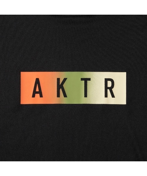 AKTR(アクター)の「AKTR FADE BOX LOGO L/S SPORTS TEE(アクター フェード ボックス ロゴ ロングスリーブ スポーツ Tシャツ)(Tシャツ/カットソー・メンズ・ホワイト系/ブラック系/ブルー系・MEDIUM/LARGE/X-LARGE/XX-LARGE)」の14枚目の写真