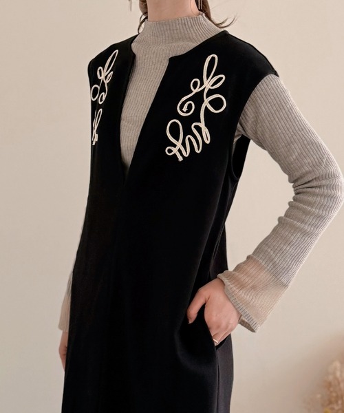 junoah(ジュノア)の「コード刺繍キーネックワンピース(ワンピース・レディース・ライトベージュ/ブラック/ブラウン・LARGE/MEDIUM/SMALL)」の7枚目の写真