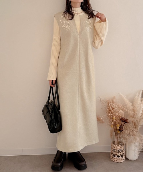 junoah(ジュノア)の「コード刺繍キーネックワンピース(ワンピース・レディース・ライトベージュ/ブラック/ブラウン・LARGE/MEDIUM/SMALL)」の8枚目の写真