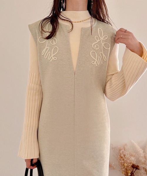 junoah(ジュノア)の「コード刺繍キーネックワンピース(ワンピース・レディース・ライトベージュ/ブラック/ブラウン・LARGE/MEDIUM/SMALL)」の11枚目の写真
