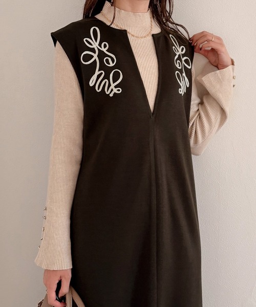 junoah(ジュノア)の「コード刺繍キーネックワンピース(ワンピース・レディース・ライトベージュ/ブラック/ブラウン・LARGE/MEDIUM/SMALL)」の17枚目の写真