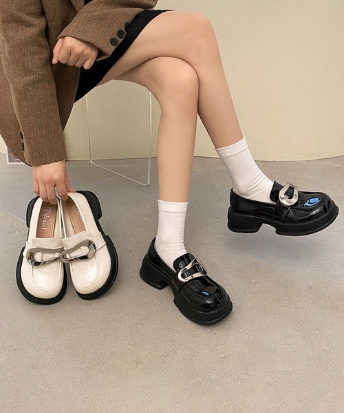 shoes365（シューズスリーシックスファイヴ）の「メタリックビット 厚底ローファー（ローファー・レディース・ブラック/ライトベージュ・23.0cm/23.5cm/24.5cm/25.0cm）」の17枚目の写真