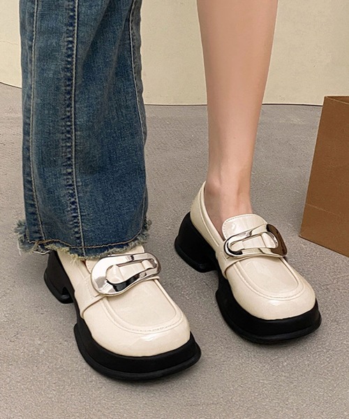 shoes365（シューズスリーシックスファイヴ）の「メタリックビット 厚底ローファー（ローファー・レディース・ブラック/ライトベージュ・23.0cm/23.5cm/24.5cm/25.0cm）」の7枚目の写真