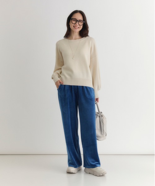 Right-on(ライトオン)の「HONEYSUCKLE ROSE(ハニーサックルローズ)【レディース】もちもちオフショルダーセーター(ニット/セーター・レディース・ブルー/オフホワイト/ブラック・L/M/S)」の11枚目の写真