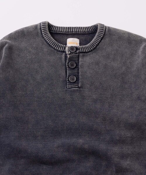 WHO'S WHO gallery（フーズフーギャラリー）の「【KOOKY'N】ピグメント加工ヘンリーネックニット（ニット/セーター・メンズ・ブラック/ネイビー・SMALL/MEDIUM）」の15枚目の写真