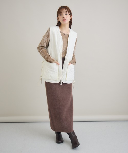meeny miny(ミーニーマイニー)の「" ペンギン「まなつ」モデル ” Vカラー中綿ベスト(その他アウター・レディース・アイボリー/ブラック・S-M/M-L)」の7枚目の写真