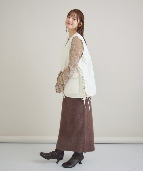 meeny miny(ミーニーマイニー)の「" ペンギン「まなつ」モデル ” Vカラー中綿ベスト(その他アウター・レディース・アイボリー/ブラック・S-M/M-L)」の8枚目の写真