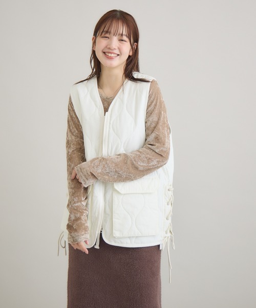 meeny miny(ミーニーマイニー)の「" ペンギン「まなつ」モデル ” Vカラー中綿ベスト(その他アウター・レディース・アイボリー/ブラック・S-M/M-L)」の12枚目の写真