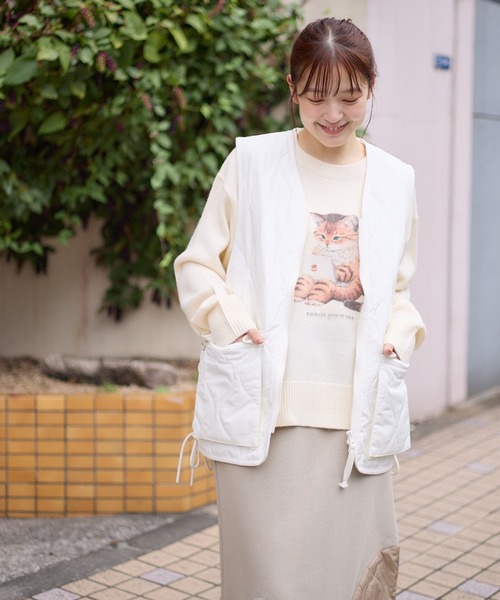 meeny miny(ミーニーマイニー)の「" ペンギン「まなつ」モデル ” Vカラー中綿ベスト(その他アウター・レディース・アイボリー/ブラック・S-M/M-L)」の9枚目の写真