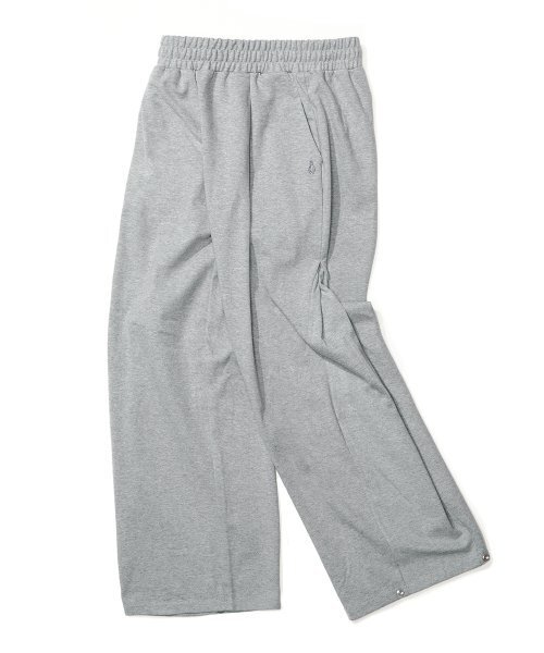 GAKKAI UNIONS(ガッカイユニオンズ)の「ワンタックスナップバルーンパンツグレー(スウェットパンツ・レディース・その他・LARGE/SMALL/MEDIUM)」の3枚目の写真