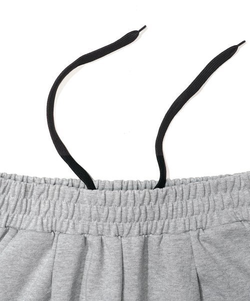 GAKKAI UNIONS(ガッカイユニオンズ)の「ワンタックスナップバルーンパンツグレー(スウェットパンツ・レディース・その他・LARGE/SMALL/MEDIUM)」の6枚目の写真