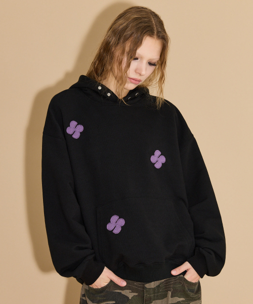 HOODHOOD(フッドフッド)の「クローバーロゴパッチワークフードブラック(パーカー・レディース・その他・1/2)」の5枚目の写真