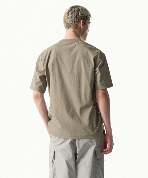 MUSINSA STANDARD（ムシンサスタンダード）の「[シティレジャー] ユーティリティメッシュポケットウーブンTシャツ [リーフベージュ]（Tシャツ/カットソー・メンズ・その他・SMALL/MEDIUM/LARGE/X-LARGE/XX-LARGE）」の3枚目の写真