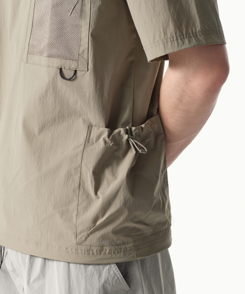 MUSINSA STANDARD（ムシンサスタンダード）の「[シティレジャー] ユーティリティメッシュポケットウーブンTシャツ [リーフベージュ]（Tシャツ/カットソー・メンズ・その他・SMALL/MEDIUM/LARGE/X-LARGE/XX-LARGE）」の7枚目の写真
