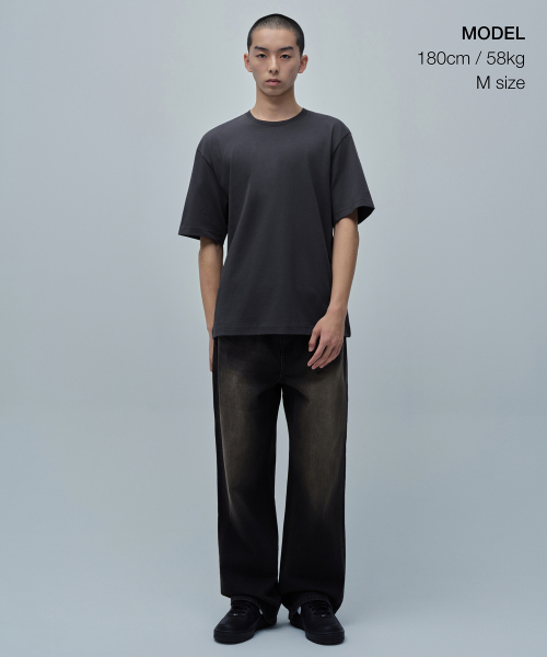 MUSINSA STANDARD（ムシンサスタンダード）の「[クールタンダード] リラックスフィットクルーネックTシャツ [ダークグレー]（Tシャツ/カットソー・メンズ・その他・SMALL/MEDIUM/LARGE/X-LARGE/XX-LARGE/XXX-LARGE）」の2枚目の写真