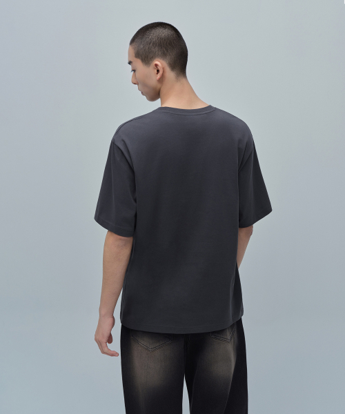 MUSINSA STANDARD（ムシンサスタンダード）の「[クールタンダード] リラックスフィットクルーネックTシャツ [ダークグレー]（Tシャツ/カットソー・メンズ・その他・SMALL/MEDIUM/LARGE/X-LARGE/XX-LARGE/XXX-LARGE）」の3枚目の写真