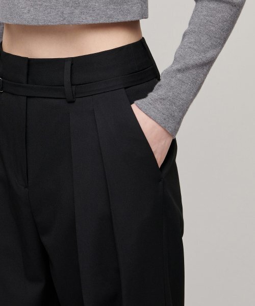 MUSINSA STANDARD WOMAN（ムシンサスタンダードウーマン）の「ウィメンズリバースツータックワイドベルトスラックス[ブラック]（スラックス・レディース・その他・31）」の6枚目の写真