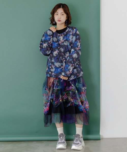 ScoLar（スカラー）の「153691：スカラーちゃん×宇宙×ネコ柄リバーシブル中綿ブルゾン（ブルゾン・レディース・ブラック・M）」の2枚目の写真