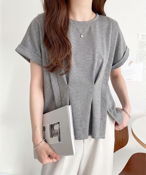 mily bilet(ミウィビレット)の「【mily bilet】ウエストラインを細魅せ♪スリット入りタックデザインカットソートップス(半袖)(Tシャツ/カットソー・レディース・イエロー/ブラック/ホワイト/杢グレー・X-LARGE/SMALL/MEDIUM/LARGE)」の3枚目の写真