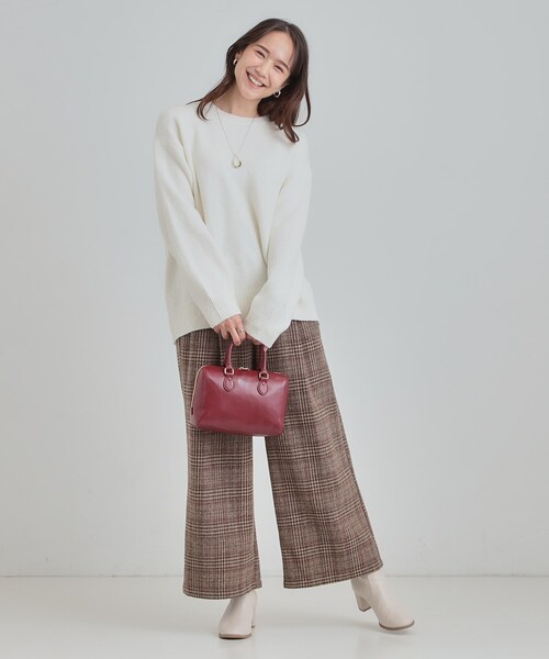 SHOO・LA・RUE（シューラルー）の「【洗濯機可】選べる８色で色違いも欲しくなる ふんわりゆるニット（ニット/セーター・レディース・ライトパープル/グリーン/オフホワイト/ピンク系/オレンジ/イエロー/ライトグレー/ライトブルー・01/03/04/02）」の11枚目の写真