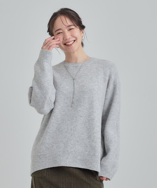 SHOO・LA・RUE（シューラルー）の「【洗濯機可】選べる８色で色違いも欲しくなる ふんわりゆるニット（ニット/セーター・レディース・ライトパープル/グリーン/オフホワイト/ピンク系/オレンジ/イエロー/ライトグレー/ライトブルー・01/03/04/02）」の13枚目の写真