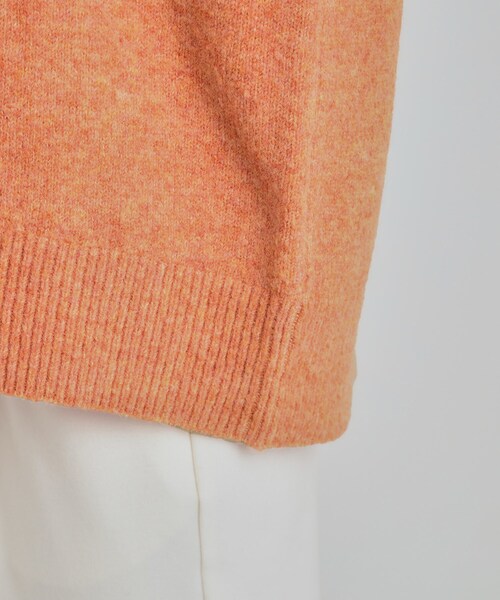 SHOO・LA・RUE（シューラルー）の「【洗濯機可/S-LL】選べる８色で色違いも欲しくなる ふんわりゆるニット（ニット/セーター・レディース・ライトパープル/グリーン/オフホワイト/ピンク系/オレンジ/イエロー/ライトグレー/ライトブルー・01/03/04/02）」の10枚目の写真