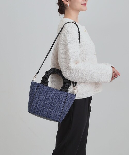 SHOO・LA・RUE（シューラルー）の「フリルハンドルツイードトートバッグ（トートバッグ・レディース・ネイビー/オフホワイト/ブラック・00）」の3枚目の写真