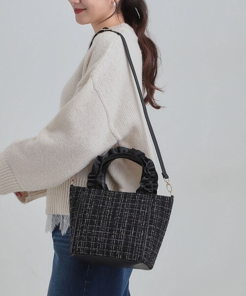 SHOO・LA・RUE（シューラルー）の「フリルハンドルツイードトートバッグ（トートバッグ・レディース・ネイビー/オフホワイト/ブラック・00）」の4枚目の写真
