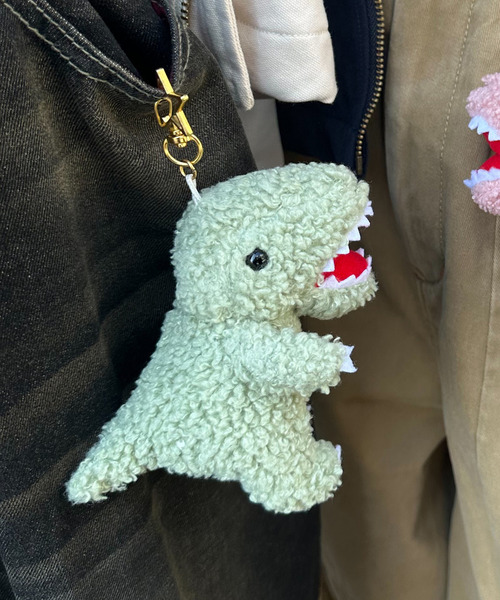 DOUBLE NAME（ダブルネーム）の「【m:rex】もこもこ恐竜ぬいぐるみキーホルダー（キーホルダー・レディース・ピンク/グリーン・FREE）」の6枚目の写真