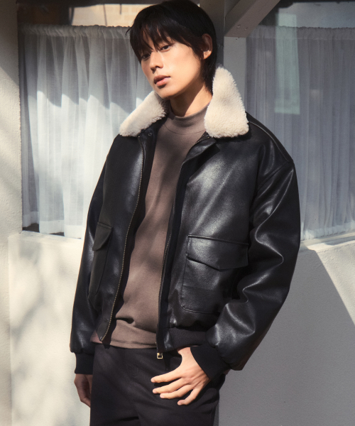 WEDNESDAY OASIS（ウェンズデーオアシス）の「[2タイプカラー付き] シアリングフライトボンバーパディングジャケット_BLACK(WC25-OT11)（ダウンジャケット/コート・メンズ・ブラック・MEDIUM/LARGE）」の2枚目の写真
